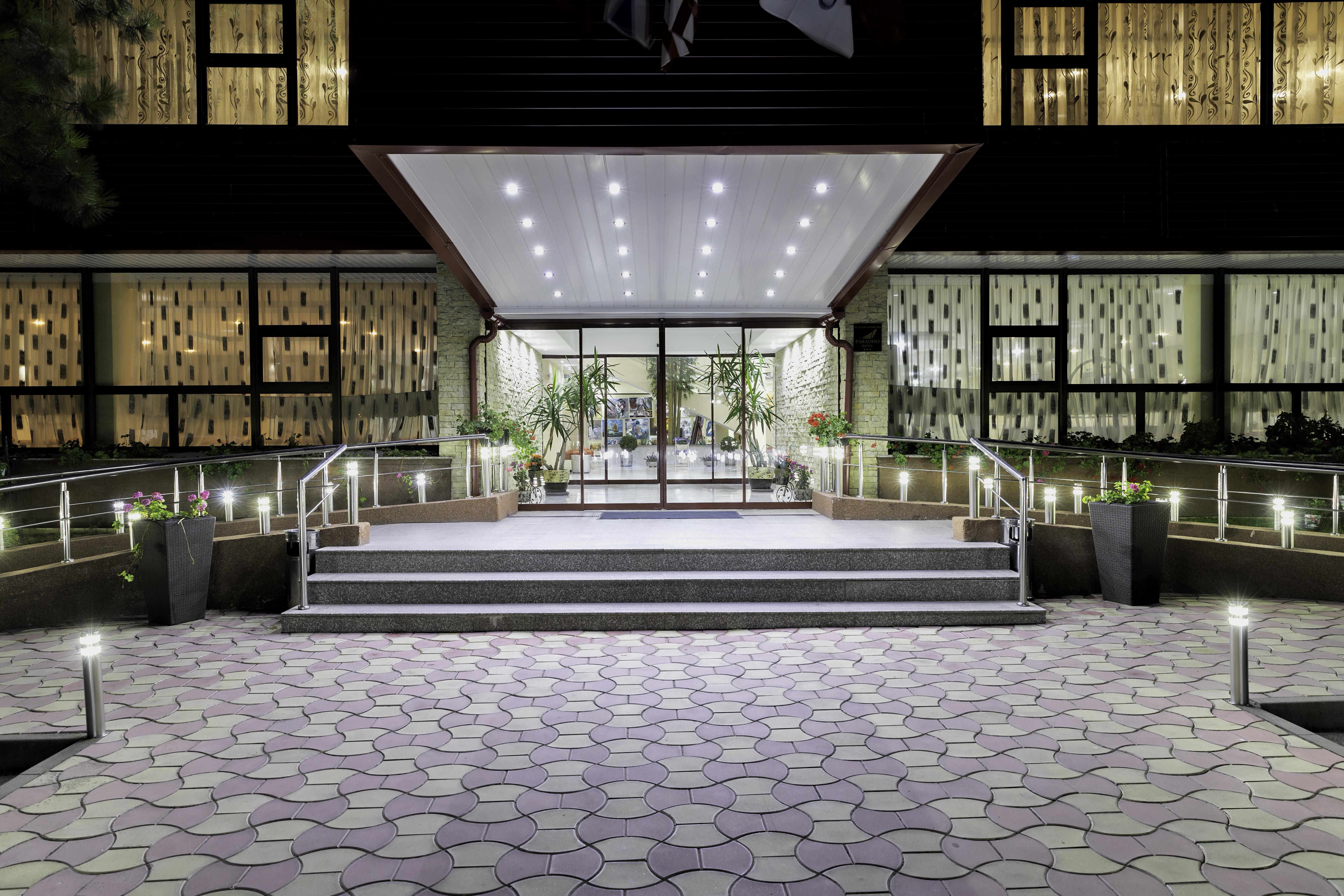 Paradiso Hotel 3*